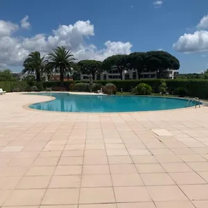  Appartement Spacious With Pool Located In The Marina Of France